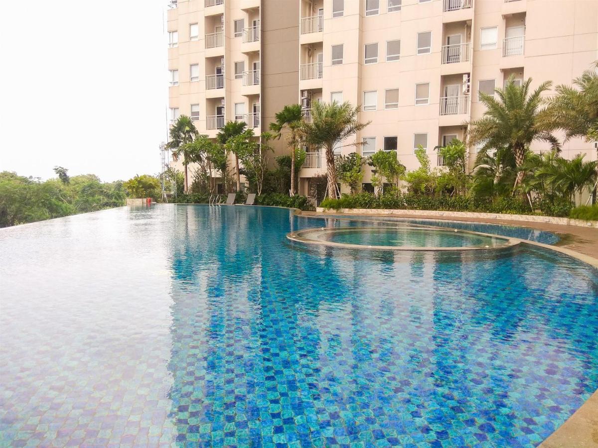 Fully Furnished And Comfortable 1Br Apartment Mustika Golf Residence By Travelio Bekasi Exterior photo